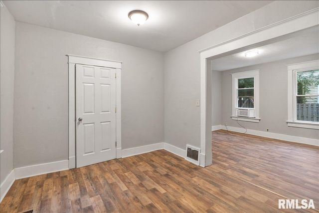 1220 COLLEGE Avenue, Davenport, IA 52806