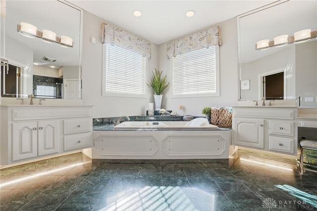 20 Inverness Court, Springboro, OH 45066