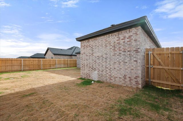 1408 Farmhouse Avenue, Wolfforth, TX 79382