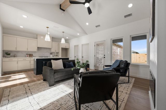 1408 Farmhouse Avenue, Wolfforth, TX 79382