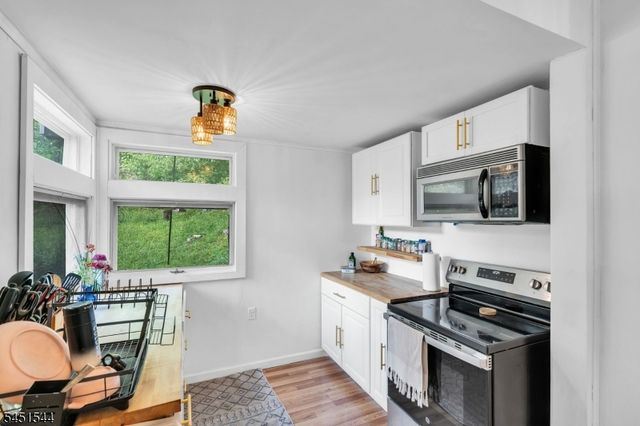 37 Fairview Ave, High Bridge Boro, NJ 08829