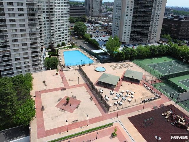 2100 Linwood Avenue 2G, Fort Lee, NJ 07024
