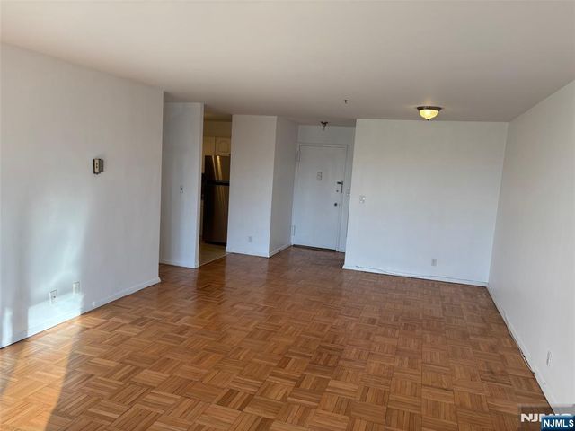 2100 Linwood Avenue 2G, Fort Lee, NJ 07024