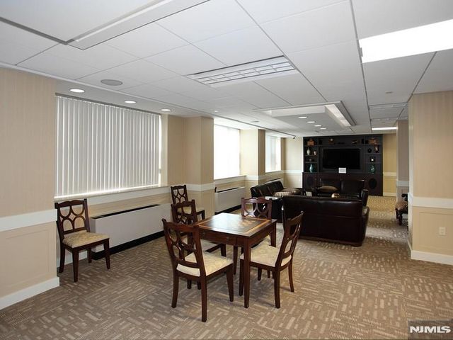 2100 Linwood Avenue 2G, Fort Lee, NJ 07024