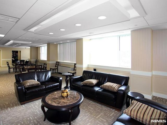 2100 Linwood Avenue 2G, Fort Lee, NJ 07024