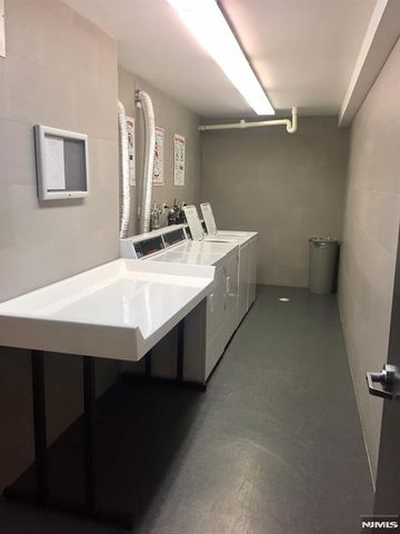 2100 Linwood Avenue 2G, Fort Lee, NJ 07024