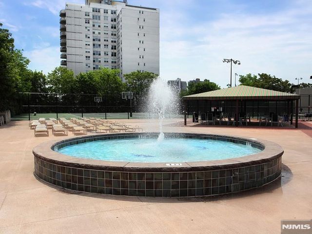 2100 Linwood Avenue 2G, Fort Lee, NJ 07024