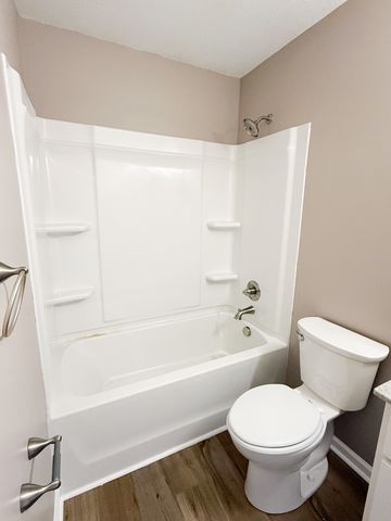 206 Bob White Dr, Clarksville, TN 37042