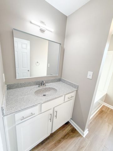 206 Bob White Dr, Clarksville, TN 37042