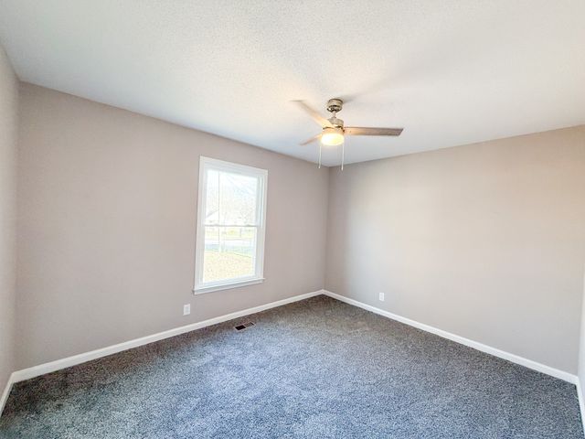 206 Bob White Dr, Clarksville, TN 37042