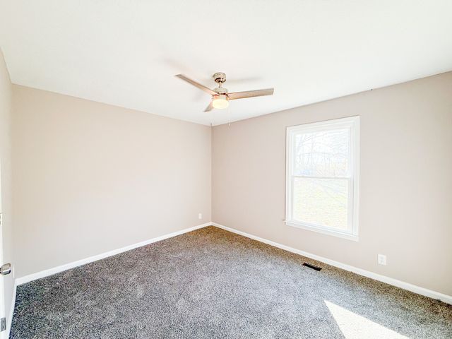 206 Bob White Dr, Clarksville, TN 37042