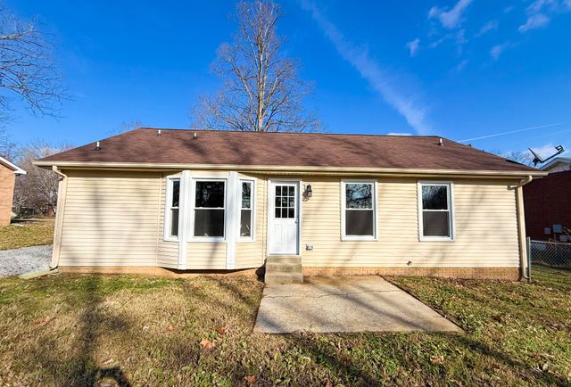206 Bob White Dr, Clarksville, TN 37042