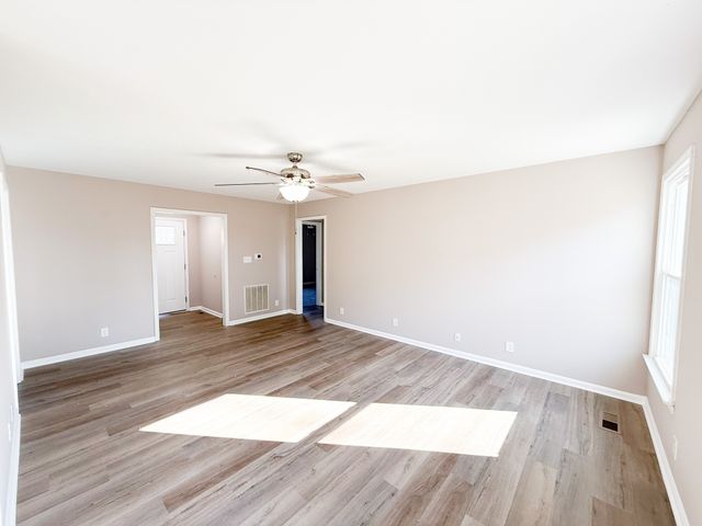 206 Bob White Dr, Clarksville, TN 37042