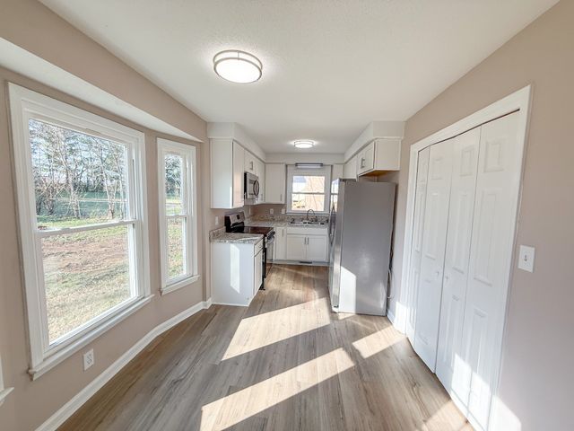 206 Bob White Dr, Clarksville, TN 37042