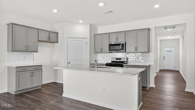 910 Comice Pear Way, Willow Spring, NC 27592