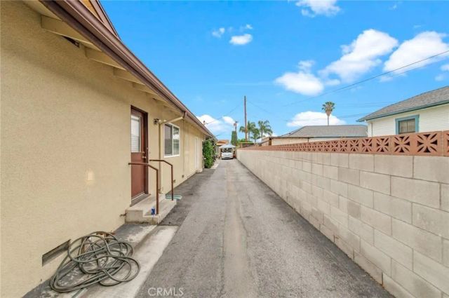 815 S Lark Ellen, West Covina, CA 91791