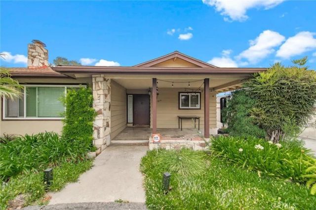 815 S Lark Ellen, West Covina, CA 91791