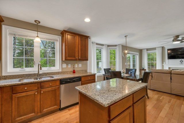 72 Circuit Street, Manchester, NH 03103