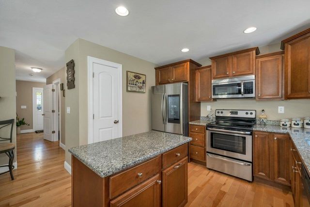 72 Circuit Street, Manchester, NH 03103