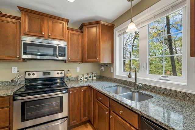 72 Circuit Street, Manchester, NH 03103
