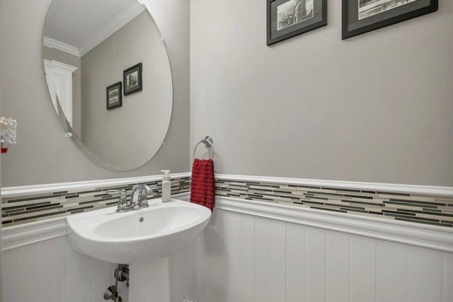 72 Circuit Street, Manchester, NH 03103