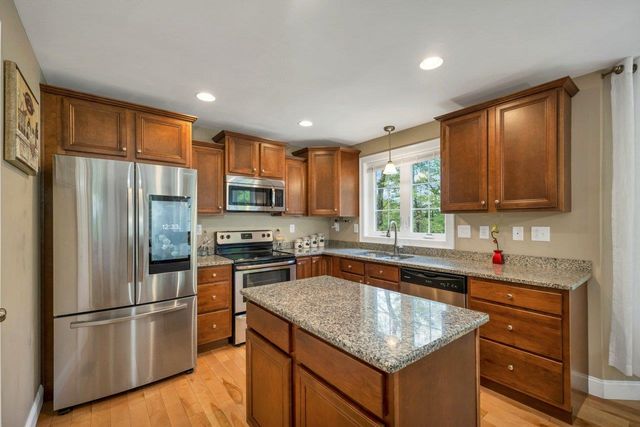 72 Circuit Street, Manchester, NH 03103