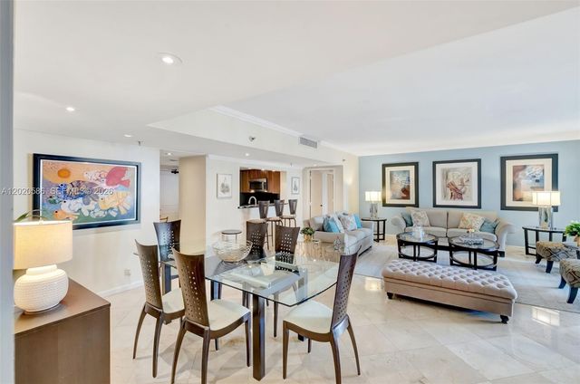 520 Brickell Key Dr A914, Miami, FL 33131