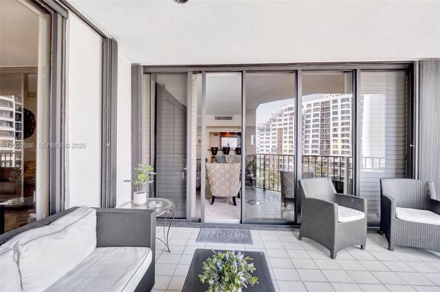 520 Brickell Key Dr A914, Miami, FL 33131
