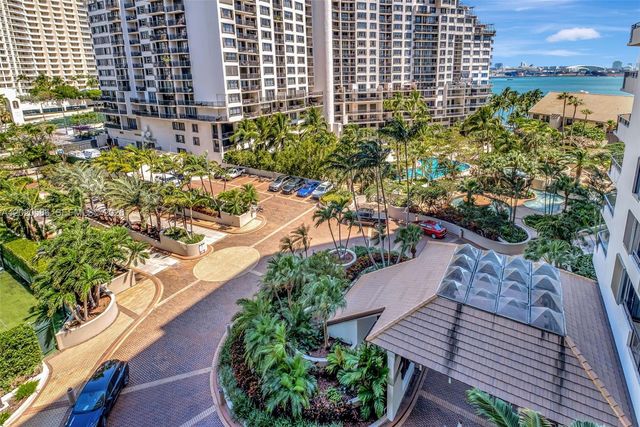 520 Brickell Key Dr A914, Miami, FL 33131