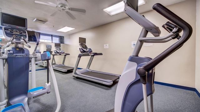 520 Brickell Key Dr A914, Miami, FL 33131