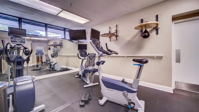 520 Brickell Key Dr A914, Miami, FL 33131