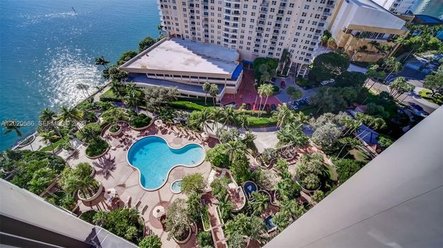 520 Brickell Key Dr A914, Miami, FL 33131