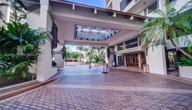 520 Brickell Key Dr A914, Miami, FL 33131