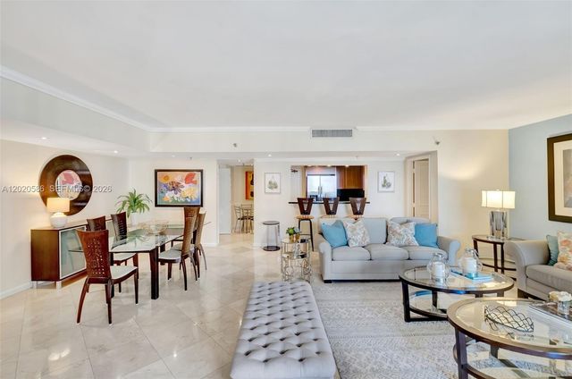 520 Brickell Key Dr A914, Miami, FL 33131