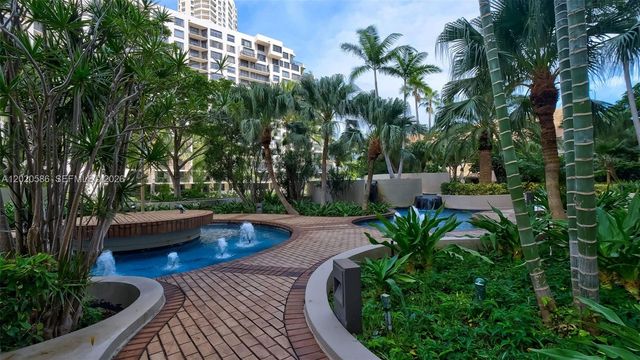 520 Brickell Key Dr A914, Miami, FL 33131