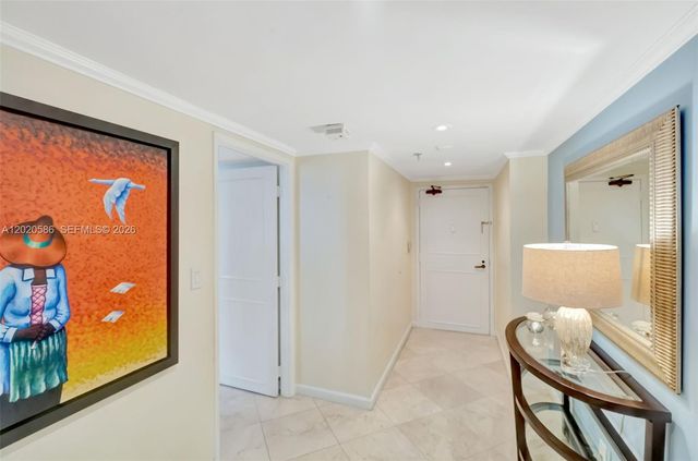 520 Brickell Key Dr A914, Miami, FL 33131