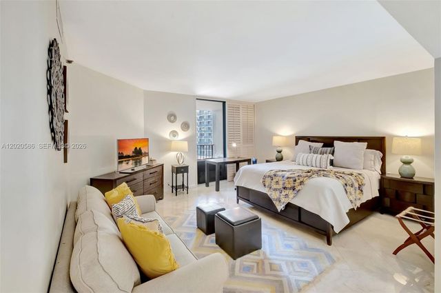 520 Brickell Key Dr A914, Miami, FL 33131