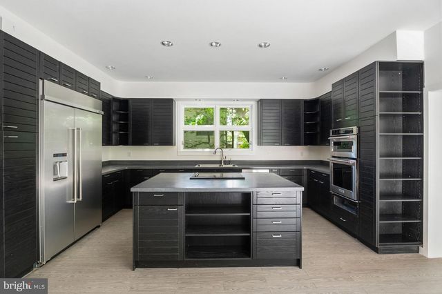 2920 ALBEMARLE ST NW, Washington, DC 20008
