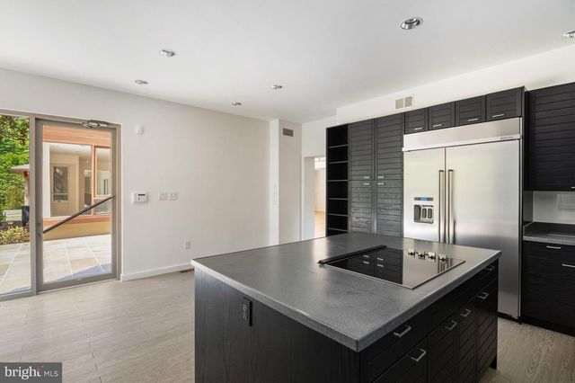 2920 ALBEMARLE ST NW, Washington, DC 20008