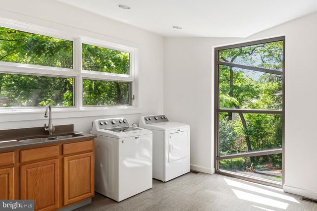 2920 ALBEMARLE ST NW, Washington, DC 20008