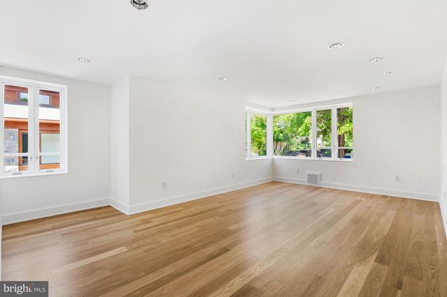 2920 ALBEMARLE ST NW, Washington, DC 20008