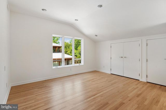 2920 ALBEMARLE ST NW, Washington, DC 20008