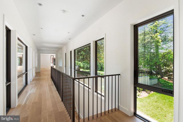 2920 ALBEMARLE ST NW, Washington, DC 20008