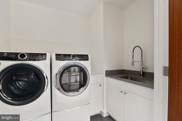 2920 ALBEMARLE ST NW, Washington, DC 20008