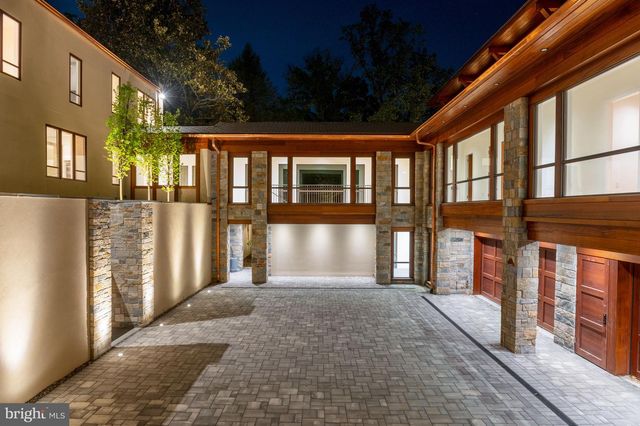 2920 ALBEMARLE ST NW, Washington, DC 20008