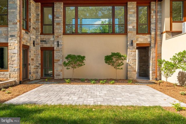 2920 ALBEMARLE ST NW, Washington, DC 20008