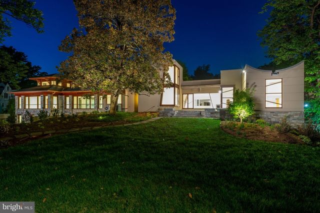 2920 ALBEMARLE ST NW, Washington, DC 20008