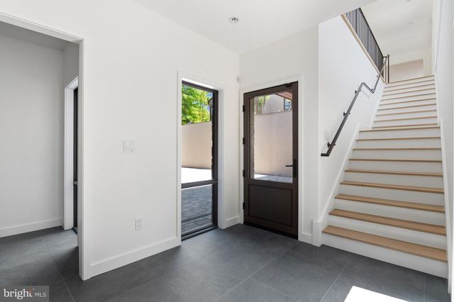 2920 ALBEMARLE ST NW, Washington, DC 20008