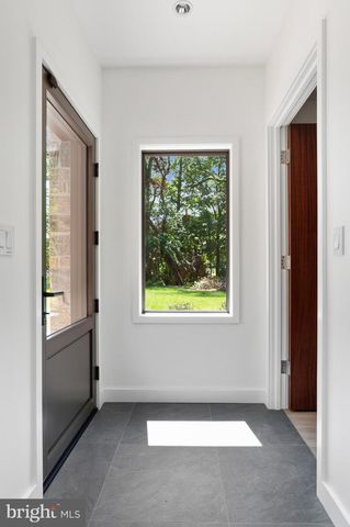 2920 ALBEMARLE ST NW, Washington, DC 20008