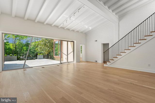 2920 ALBEMARLE ST NW, Washington, DC 20008